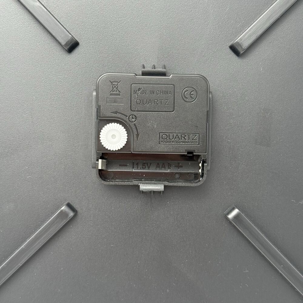 WinCraft Chrome 14” Clock NHL Pittsburgh Penguins Back To Back Champions - Picture 7 of 7